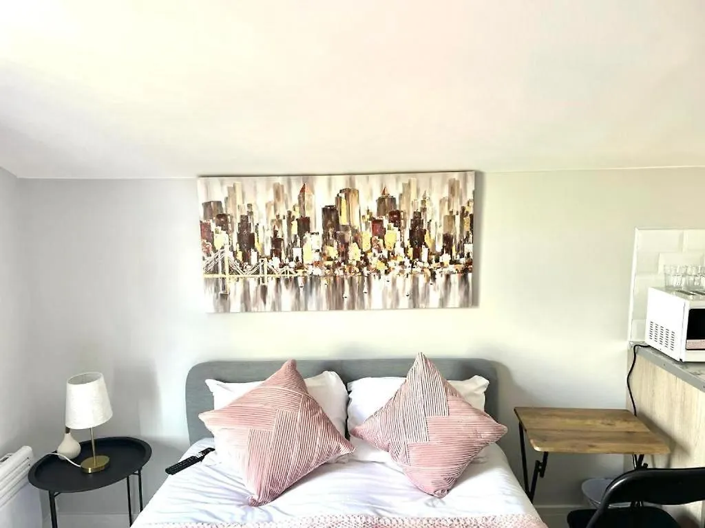 Guest house Southall Stays Near Heathrow Ub2