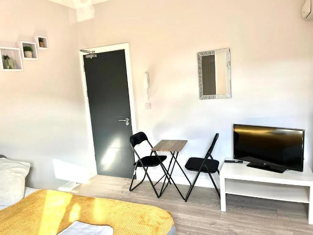 Southall Stays Near Heathrow Ub2 United Kingdom
