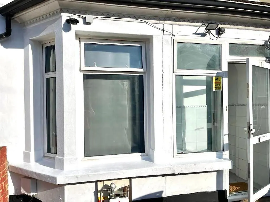 Southall Stays Near Heathrow Ub2 0*,  United Kingdom