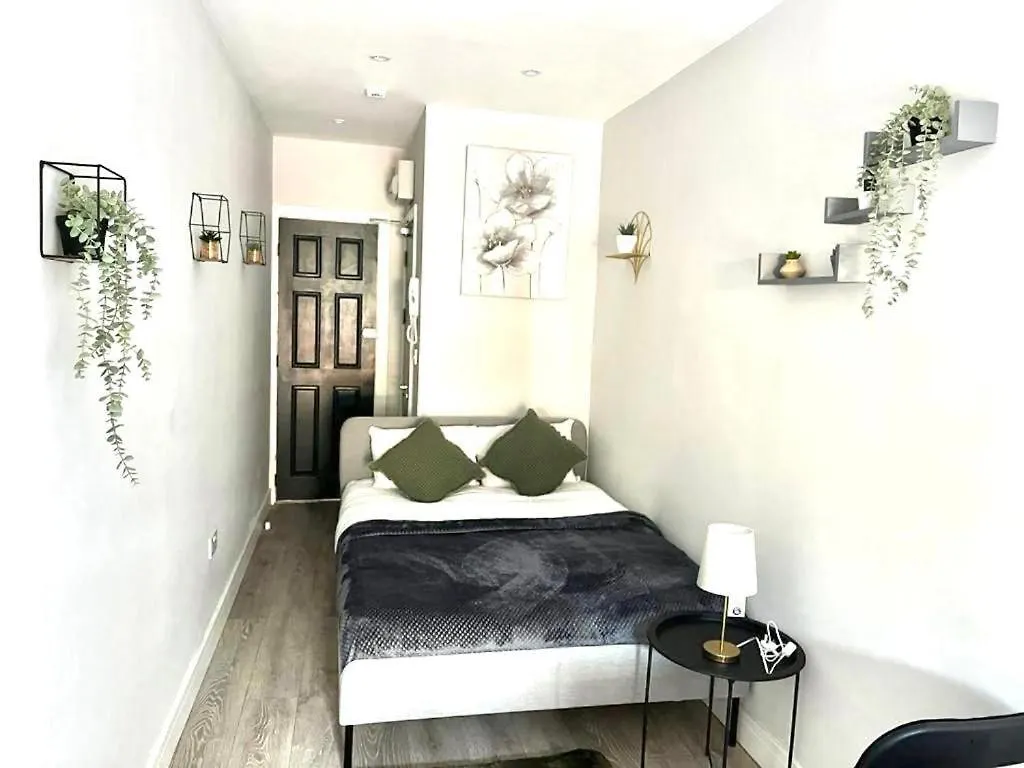 Southall Stays Near Heathrow Ub2 Guest house