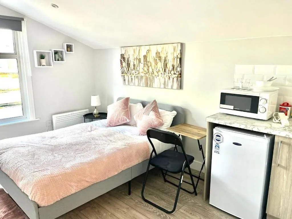 Guest house Southall Stays Near Heathrow Ub2 United Kingdom