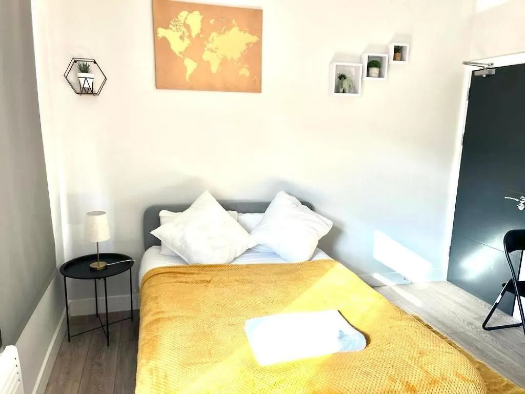 Southall Stays Near Heathrow Ub2 United Kingdom