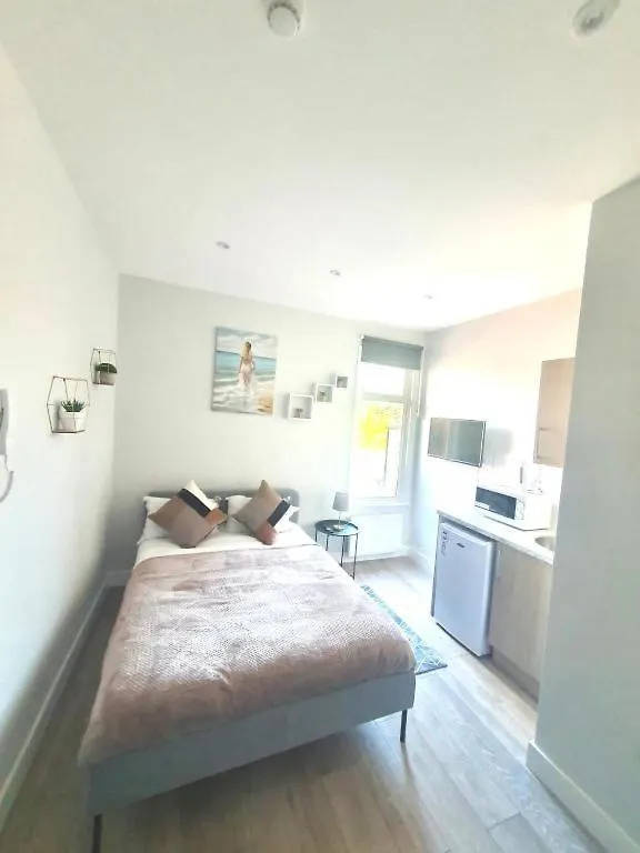 Southall Stays Near Heathrow Ub2 Guest house